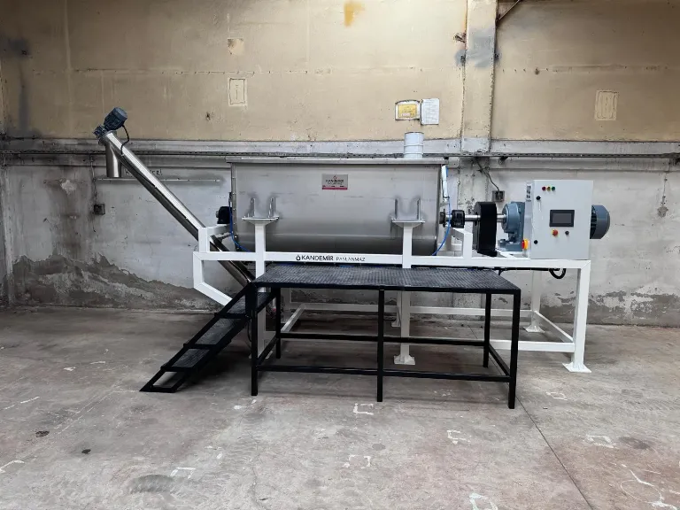 خلاط مساحيق أفقي شريطي 2500 لتر KP-YTK-2500