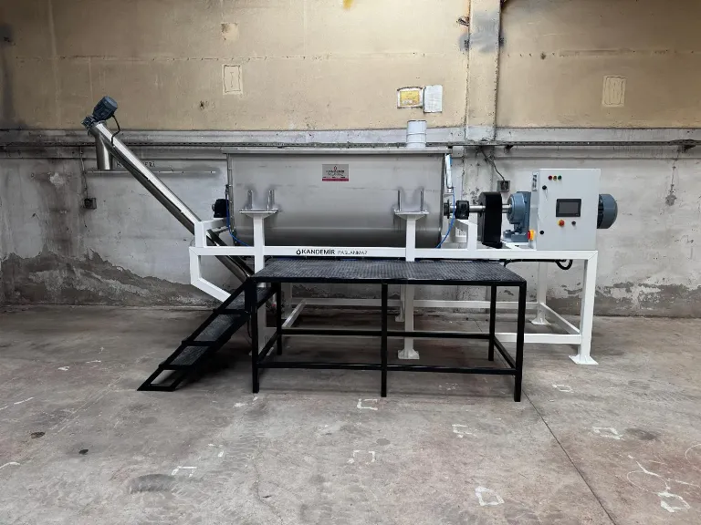 خلاط مساحيق أفقي شريطي 2500 لتر KP-YTK-2500